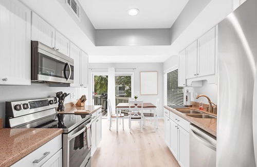 Spinnaker Beachhouses House | Updated 3BR/2BA Spinnaker! Close to Beaches! Pet Friendly! Amenity Cards!
