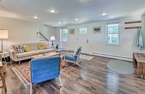 Canaan House | Updated Canaan Farmhouse: Pond & Sunset Views!