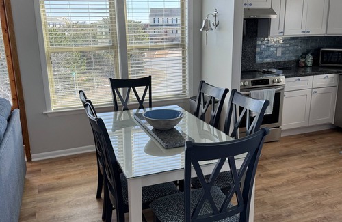 Duck Cottage | Updated, cozy cottage in Duck – 4 bedrooms, in town & oceanside w/views!
