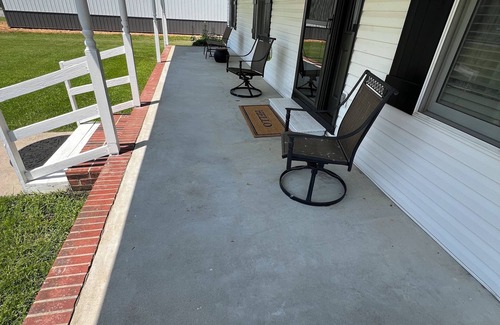 Benton House | Updated home, clean, comfy, huge driveway! Just minutes from KY Lake, food & fun