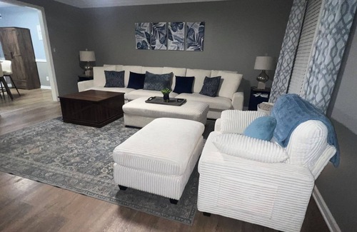 Benton House | Updated home, clean, comfy, huge driveway! Just minutes from KY Lake, food & fun