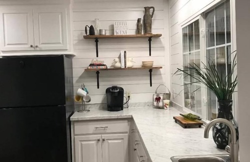 Starkville House | Updated home close to campus and downtown