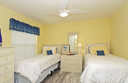 North Naples Villa | Updated Lakefront Villa!