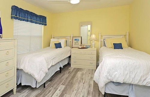 North Naples Villa | Updated Lakefront Villa!