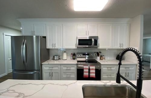 Moran Prairie House | Updated Rancher near shopping & restaurants
