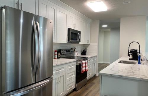 Moran Prairie House | Updated Rancher near shopping & restaurants