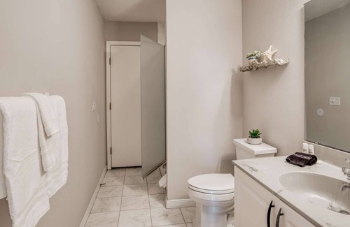 St. Augustine South House | Updated Spacious Home- POOL, 4 mi. to Old City, 5 mi. to Beach, Family Home, Free Attraction tickets
