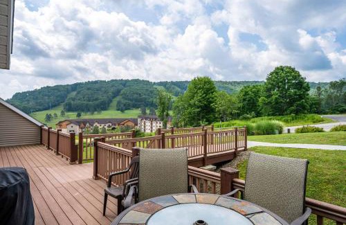 Ellicottville House | Updated townhome - Walk to Holiday Valley