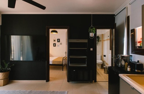 Ano Poli Apartment | Upper city suite