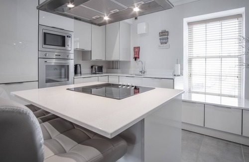 Saundersfoot Apartment | Upper Deck - 2 Bedroom Apartment - Saundersfoot