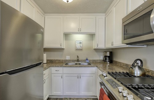 Downtown Cottage | Upper Level-Beach just ten steps away