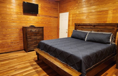 Fort Payne Apartment | Upper Loft Suite Near Little River Canyon