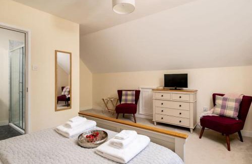 Aldborough Apartment | Upper Wing - Norfolk Cottage Agency