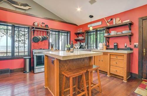 Charlevoix Cottage | Upscale Earl Young Charlevoix Cottage w/Deck!