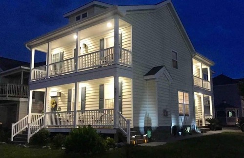 Dam Neck House | UPSCALE Ideal location 4 beach vacay! H20 views!