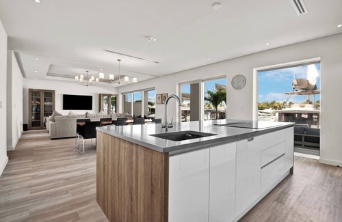 Palm Cay Condo | Upscale One Marina Condo at Palm Cay, luxury amenities, 4 Bedrooms.