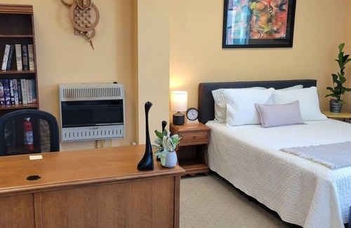 Bainbridge Apartment | Upstage Stay at The Historic Paxton Theatre