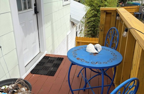 Morehead City Apartment | Upstairs retreat with private stairs. Pet friendly. 23ft boat parking.