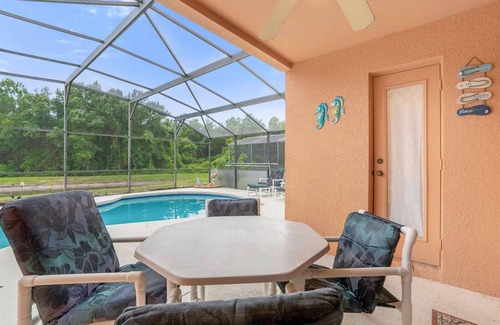 Sandy Ridge House | Upstay - Bungalow w Private Pool Hot Tub Lake View