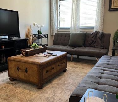 First Ward Apartment | Uptown Townhouse Studio Apartment -WiFi-10 min walk to Spectrum Center