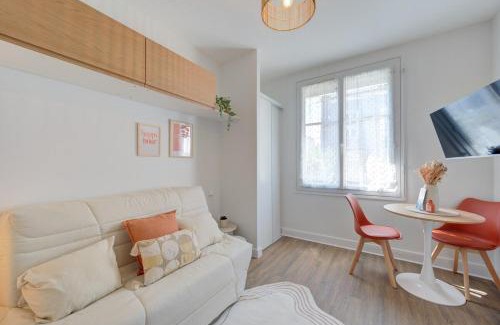 La Fuye-Velpeau Apartment | Urban - 800 m Gare- Hyper center - WiFi - Climatisé