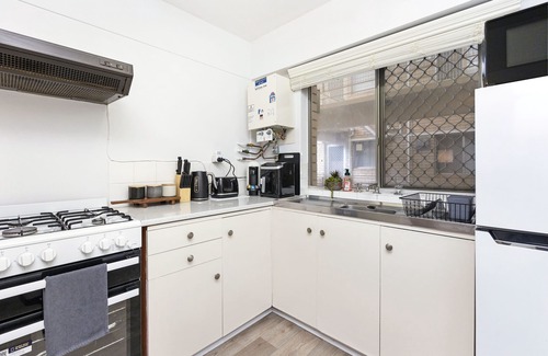 Victoria Park Apartment | Urban Chic Studio by 'the Strip'