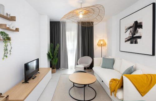 Centro Apartment | URBAN COMFORT - Pool & Parking