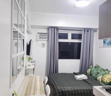 Highway Hills Apartment | Urban Deca Tower Edsa Mandaluyong Staycation Condotel