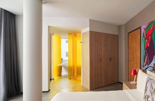 Hipodromo Hotel | Urban Escape: Pets Allowed, Nightclub & Shuttle, Parque México!