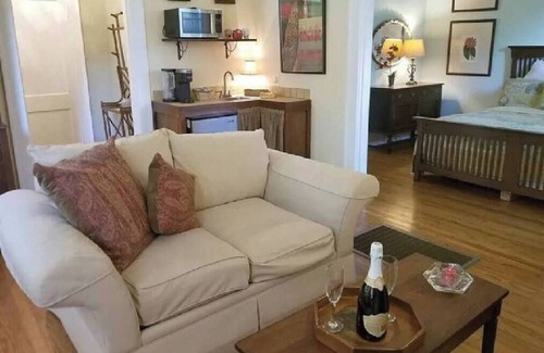 Downtown Little Rock Cottage | Urban Guest Cottage.