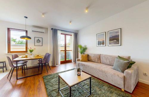 Praga Poludnie Apartment | Urban Jungle Apartment With Ac Praga Poludnie