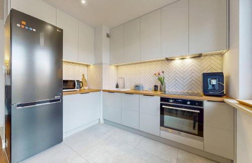 Praga Poludnie Apartment | Urban Jungle Apartment With Ac Praga Poludnie