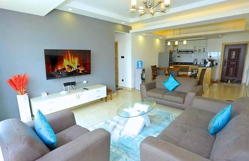 Thompson Estate Apartment | Urban Oasis Apartment by Edmor Suites