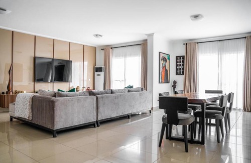 Ikoyi Apartment | Urban Pumpkin Cordyline