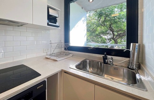 Villa del Parque Apartment | Urban Retreat Elegant Modern Apartment with Balcony in Villa del Parque