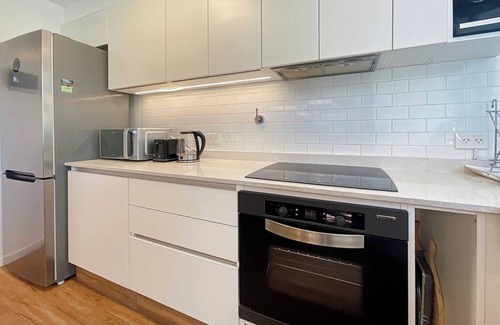 Villa del Parque Apartment | Urban Retreat Elegant Modern Apartment with Balcony in Villa del Parque