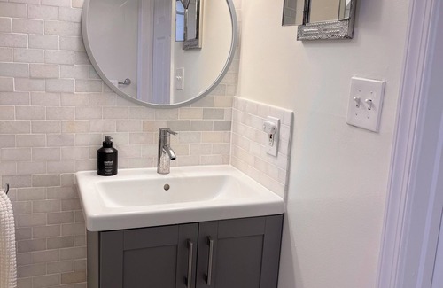 Adams Morgan Apartment | Urban retreat in lively Kalorama