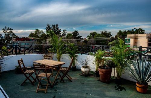 Ixtacalco Apartment | Urban Style Retreat, Rooftop Views, CDMX 4