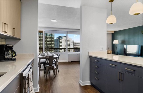 Crystal City Apartment | UrbanDelight Crystal City Mins to DC Free Parking
