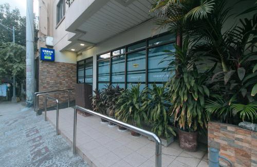 Bangkal Hotel | UrbanView at Evangelista Street Makati