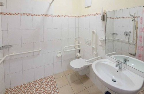 Deggenhausertal Apartment | Urlaubshof Scherer - 8-raum Ferienwohnung Scherer, Dusche/wc, 200 qm