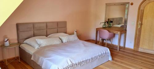 Walmsburg Apartment | Urlaubsnest Das Künstlerrefugium