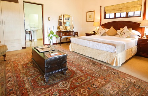 Victoria Falls Cabin | Ursula's Homestead