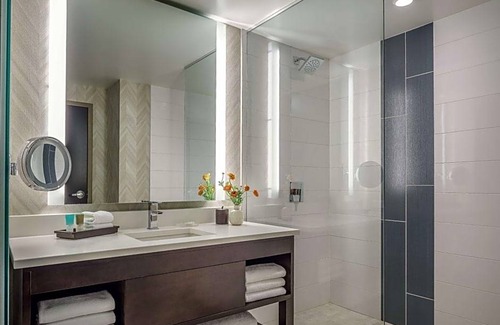 Jewell Heights - Hoffman Heights Hotel | 4-Star Hotel ∙ Hyatt Regency Aurora-Denver Conference Center