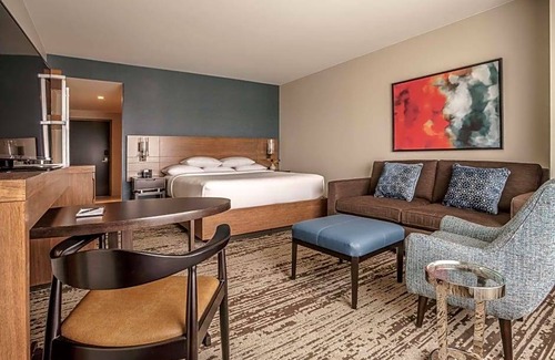 Jewell Heights - Hoffman Heights Hotel | 4-Star Hotel ∙ Hyatt Regency Aurora-Denver Conference Center