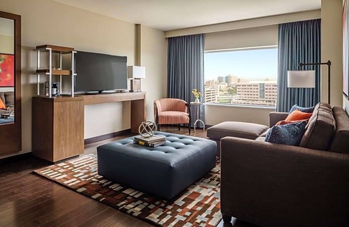 Jewell Heights - Hoffman Heights Hotel | 4-Star Hotel ∙ Hyatt Regency Aurora-Denver Conference Center