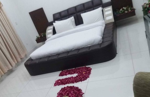 Faisalabad Hotel | Usmania restaurant and Civic Hotel