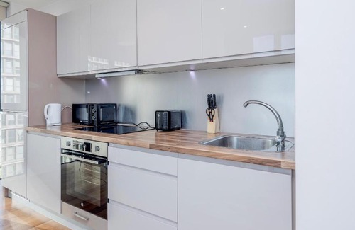 Abbey Wood Apartment | Utterly Astonishing 1 Bedroom