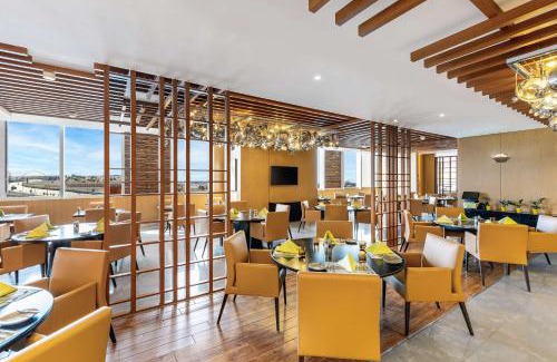 Sheikh Zayed Road Hotel | V Hotel Dubai, Curio Collection by Hilton