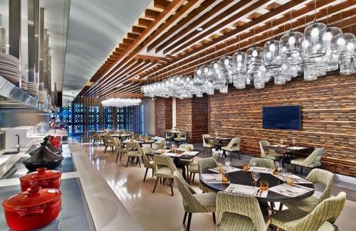 Sheikh Zayed Road Hotel | V Hotel Dubai, Curio Collection by Hilton